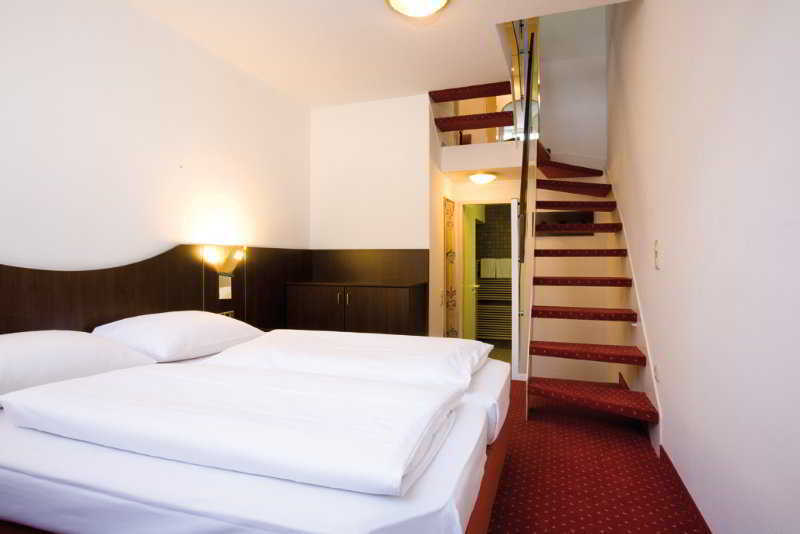 Living Am Olympiapark Aparthotel Monaco di Baviera