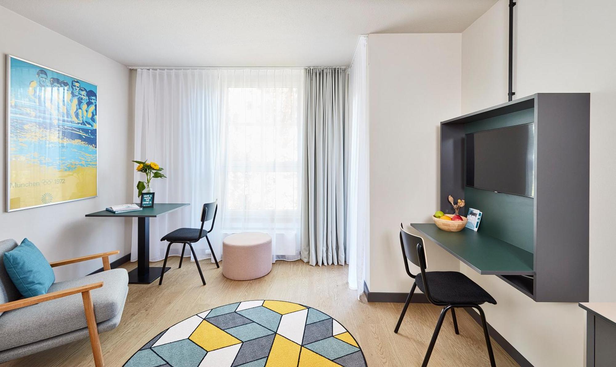 Living Am Olympiapark Aparthotel 3*