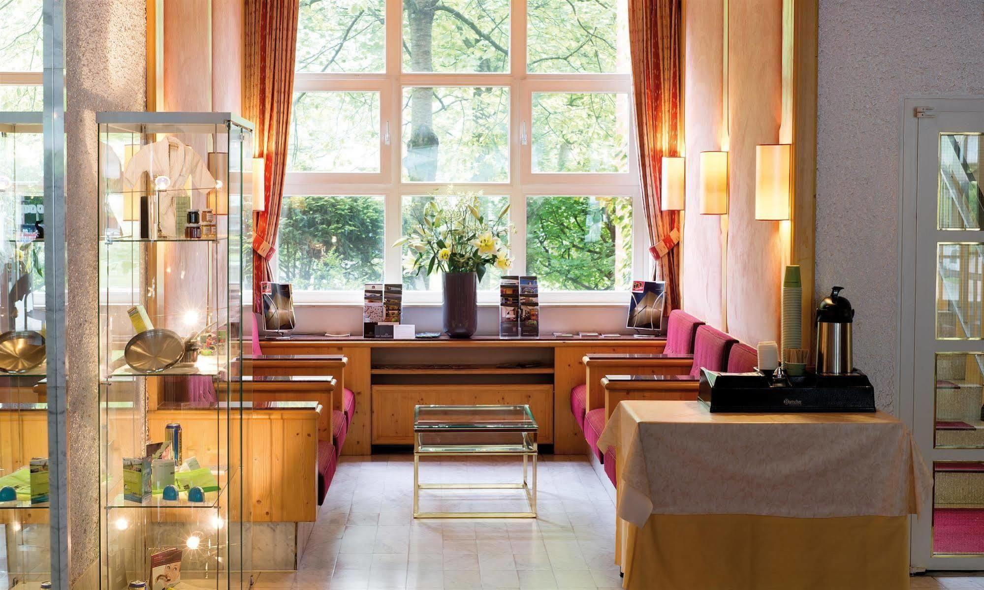 Aparthotel Living Am Olympiapark 3*