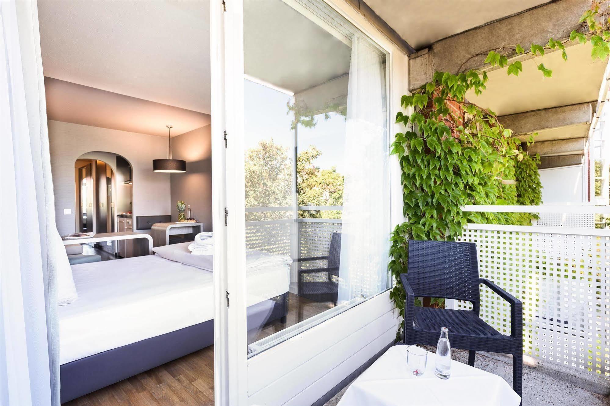Aparthotel Living Am Olympiapark 3*