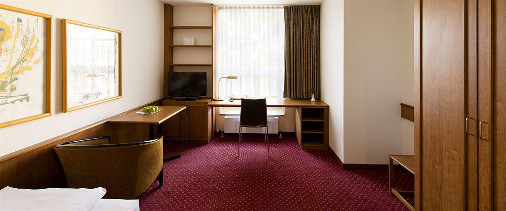 Living Am Olympiapark Aparthotel Monaco di Baviera